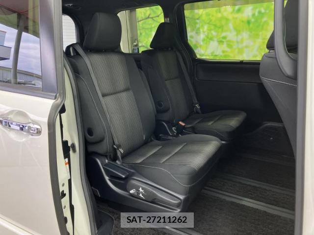 Toyota VOXY 2018-12 8056109-5