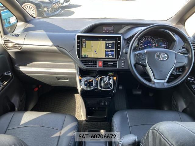 Toyota VOXY 2021-04 8056140-3