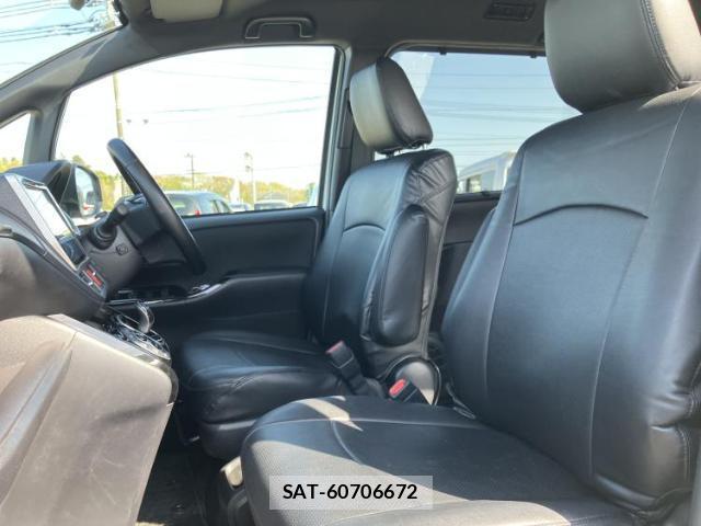 Toyota VOXY 2021-04 8056140-6