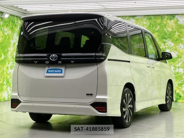 Toyota VOXY 2023-01 8056144-2