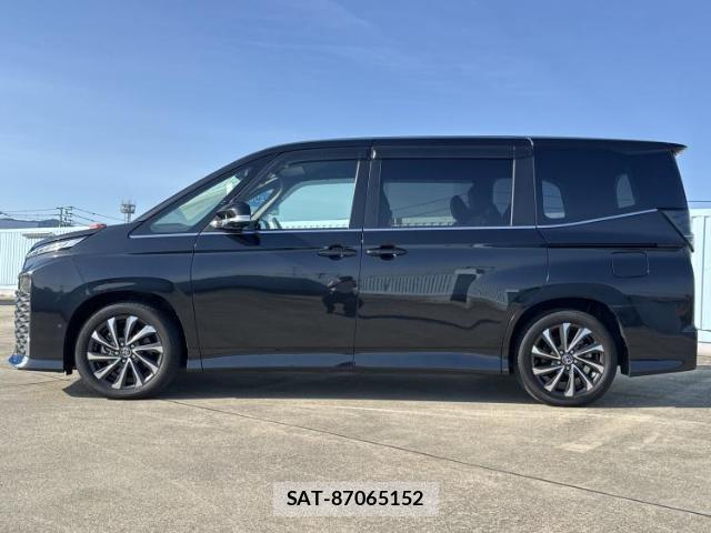 Toyota VOXY 2022-09 8056185-1