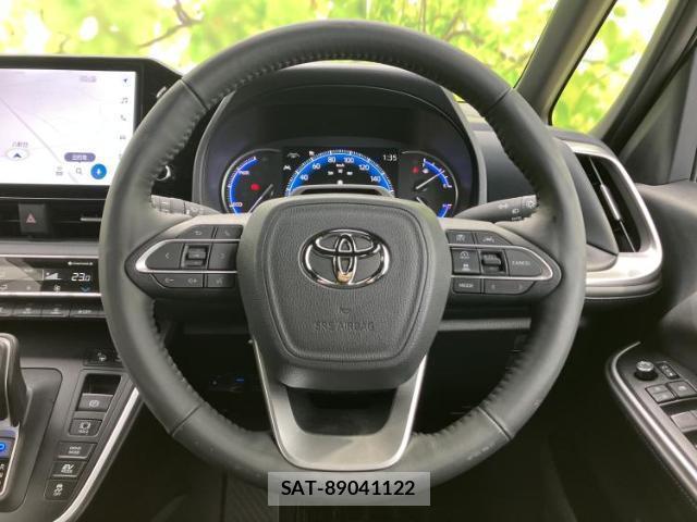 Toyota VOXY 2024-10 8056191-14