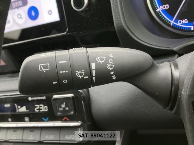Toyota VOXY 2024-10 8056191-16