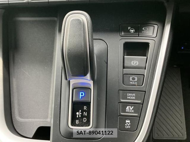 Toyota VOXY 2024-10 8056191-17