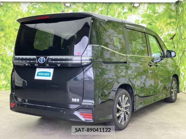 Toyota VOXY 2024-10 8056191-2