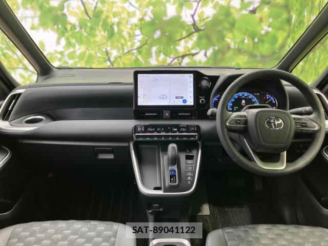 Toyota VOXY 2024-10 8056191-3