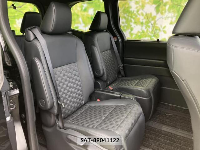 Toyota VOXY 2024-10 8056191-5