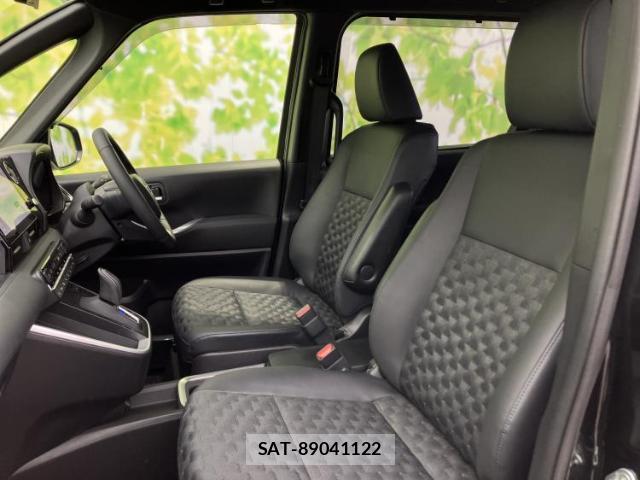 Toyota VOXY 2024-10 8056191-6