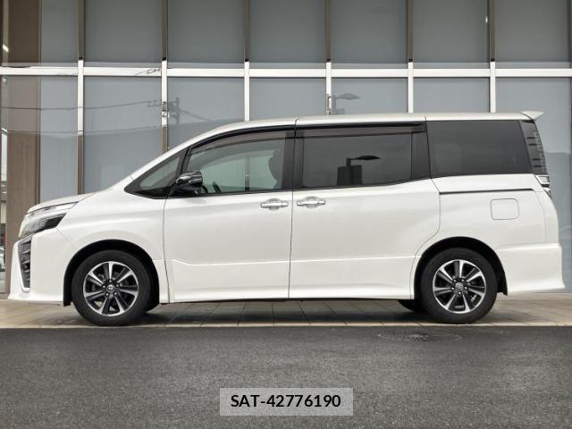 Toyota VOXY 2019-09 8056195-1