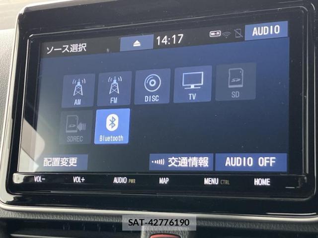Toyota VOXY 2019-09 8056195-10