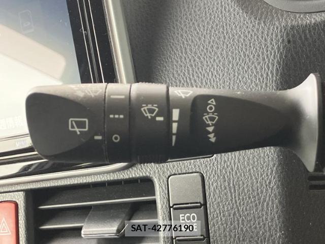 Toyota VOXY 2019-09 8056195-14