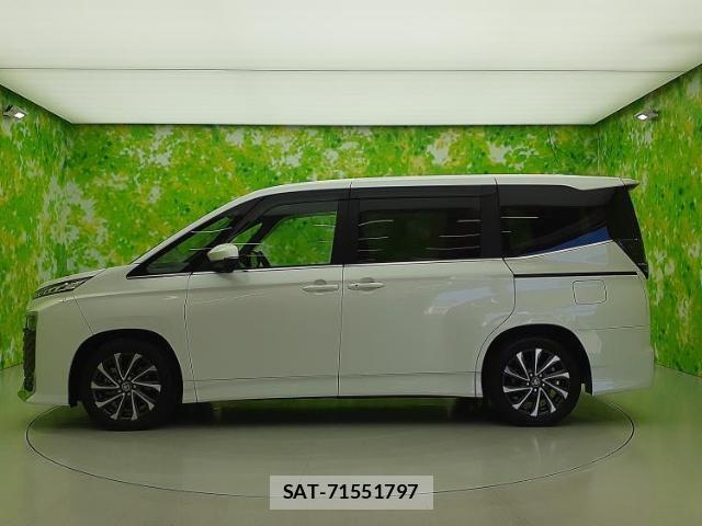 Toyota VOXY 2024-04 8056219-1