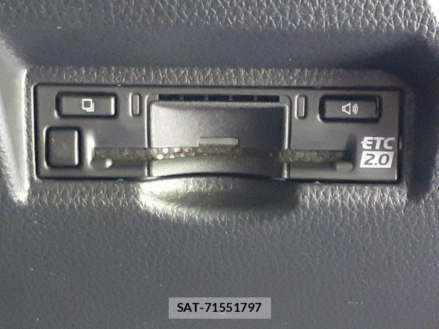 Toyota VOXY 2024-04 8056219-17