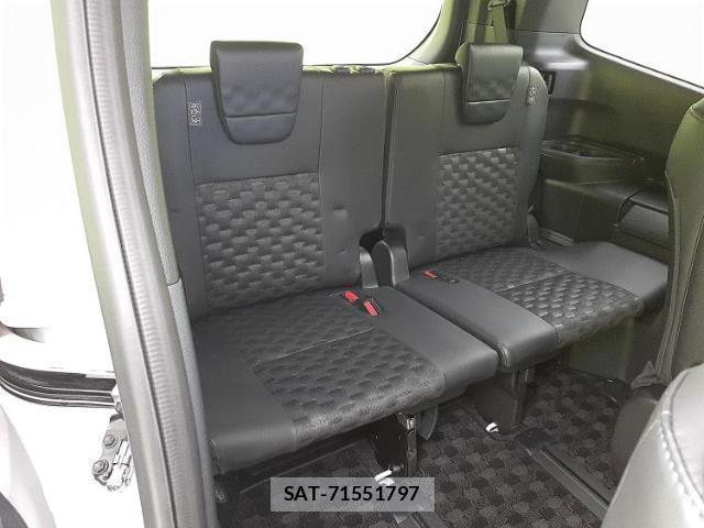 Toyota VOXY 2024-04 8056219-5