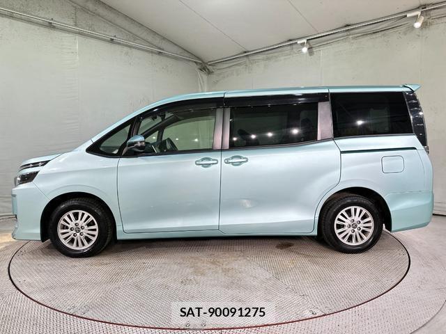 Toyota VOXY 2014-05 8056286-19