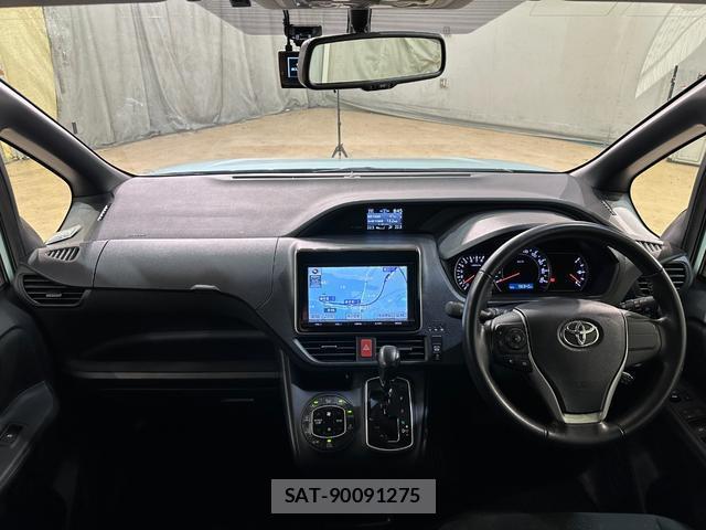Toyota VOXY 2014-05 8056286-5