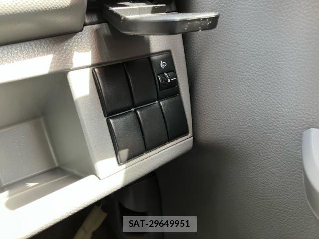 Suzuki WAGON R 2011-10 8055106-17