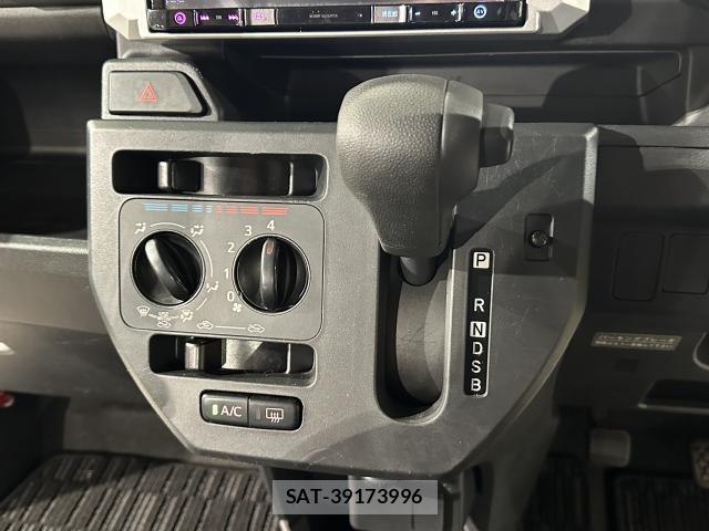 Daihatsu WAKE 2017-07 8055877-15