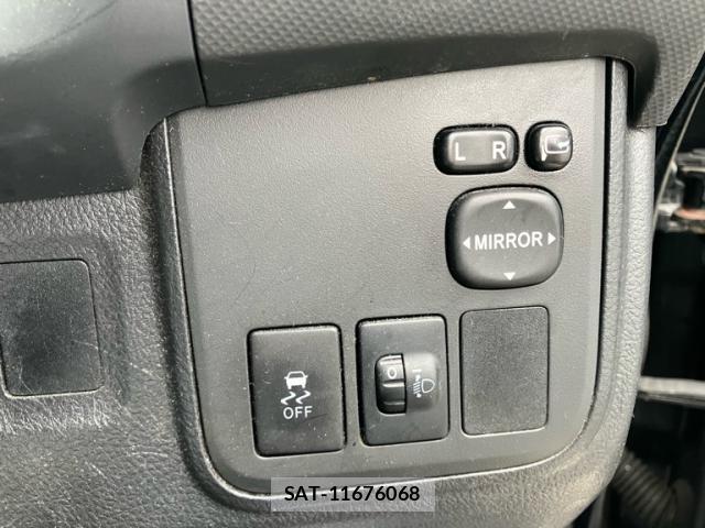 Toyota WISH 2015-11 8054298-18