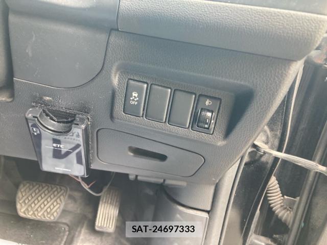 Nissan X-TRAIL 2012-09 8053510-17