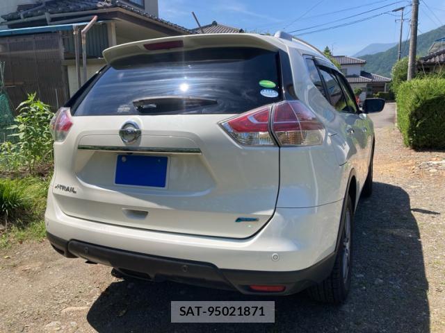 Nissan X-TRAIL 2017-01 8053955-12