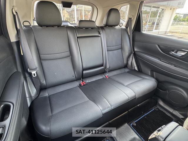 Nissan X-TRAIL 2018-04 8054976-15
