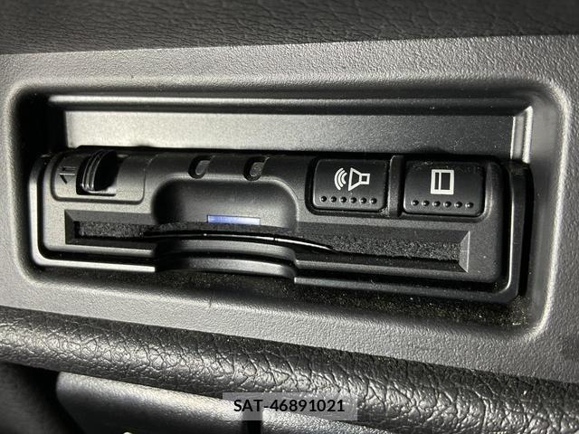 Nissan X-TRAIL 2017-08 8055545-18
