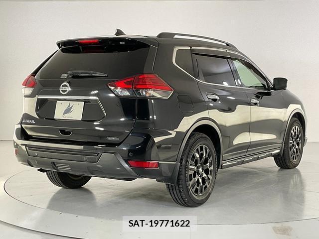 Nissan X-TRAIL 2017-07 8055548-6