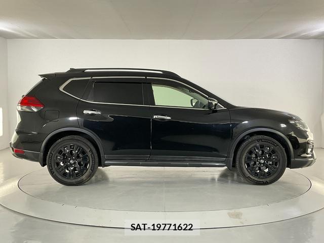 Nissan X-TRAIL 2017-07 8055548-7