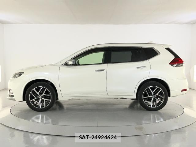 Nissan X-TRAIL 2017-09 8055555-3