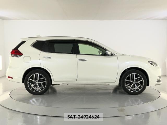 Nissan X-TRAIL 2017-09 8055555-7