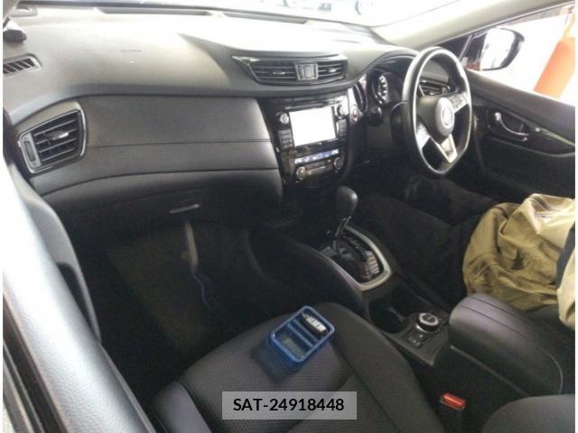 Nissan X-TRAIL 2017-09 8055579-4