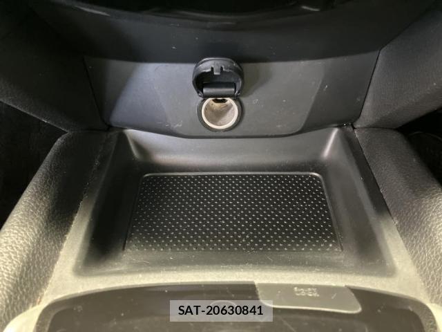Nissan X-TRAIL 2015-10 8056253-12