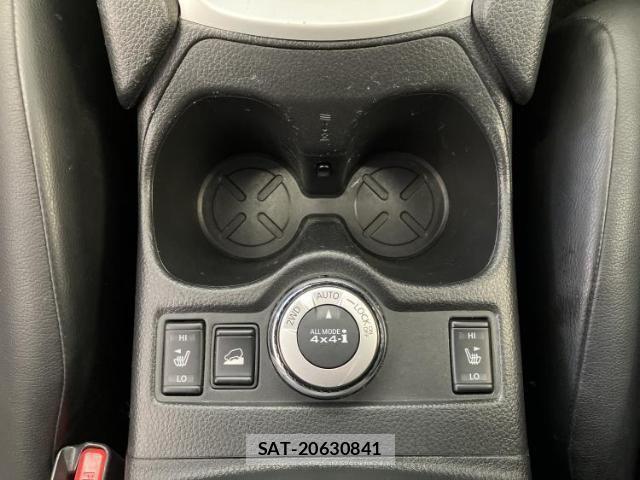 Nissan X-TRAIL 2015-10 8056253-14