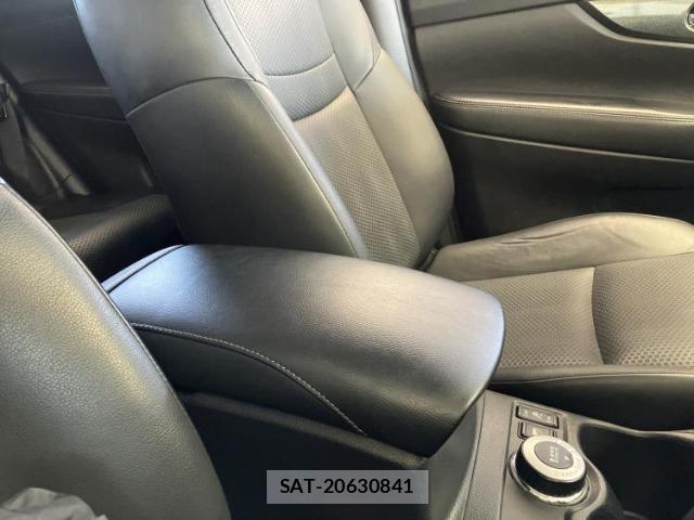 Nissan X-TRAIL 2015-10 8056253-15
