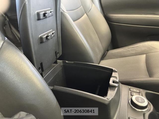 Nissan X-TRAIL 2015-10 8056253-16