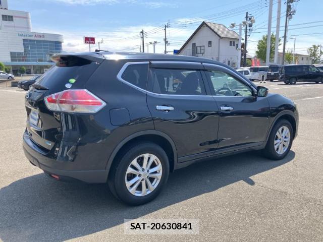 Nissan X-TRAIL 2015-10 8056253-2