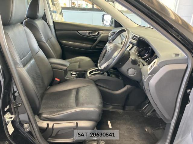 Nissan X-TRAIL 2015-10 8056253-3