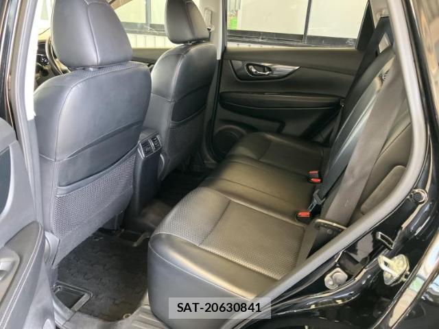 Nissan X-TRAIL 2015-10 8056253-6