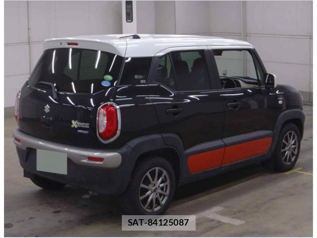 Suzuki X BEE 2019-07 8053369-1