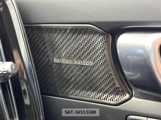 Volvo XC40 2021-05 8053494-5