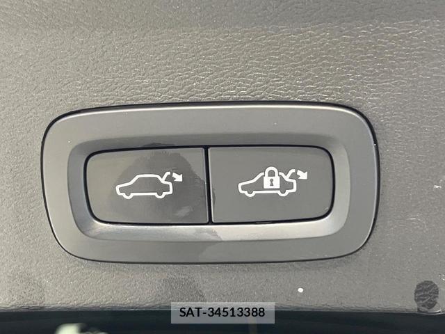 Volvo XC40 2021-05 8053494-6