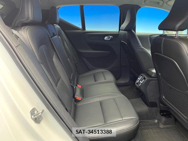 Volvo XC40 2021-05 8053494-9