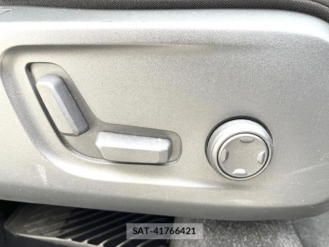 Volvo XC40 2018-08 8054212-8
