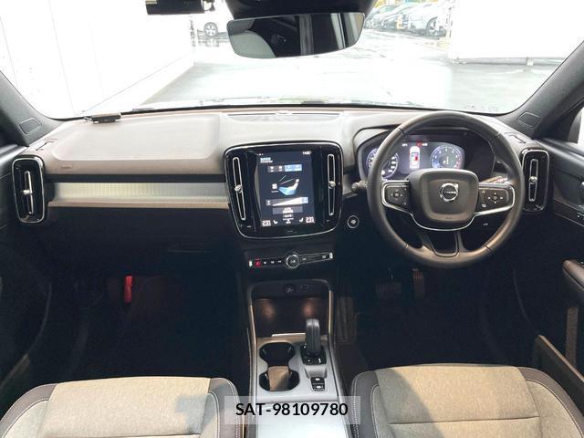 Volvo XC40 2021-06 8054214-1