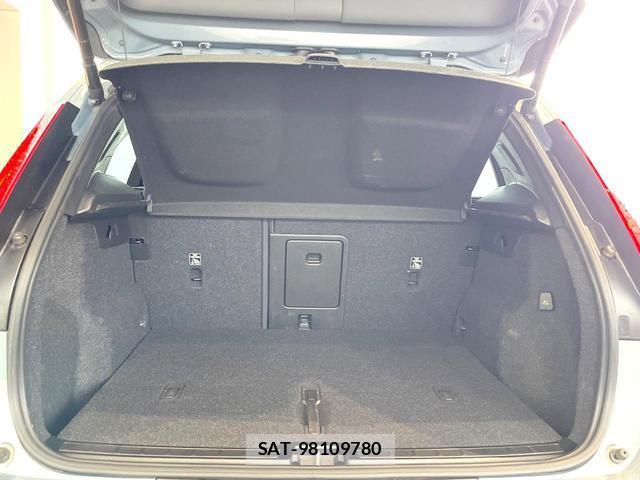 Volvo XC40 2021-06 8054214-13