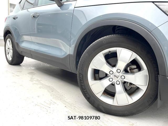 Volvo XC40 2021-06 8054214-15