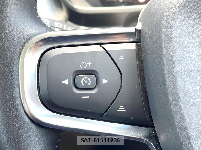 Volvo XC40 2018-09 8054215-6