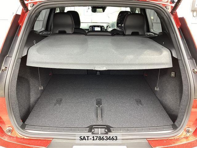 Volvo XC40 2021-06 8056076-14