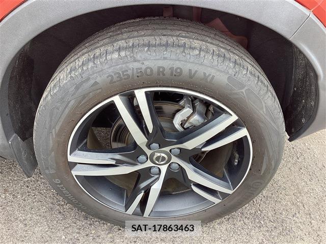 Volvo XC40 2021-06 8056076-18